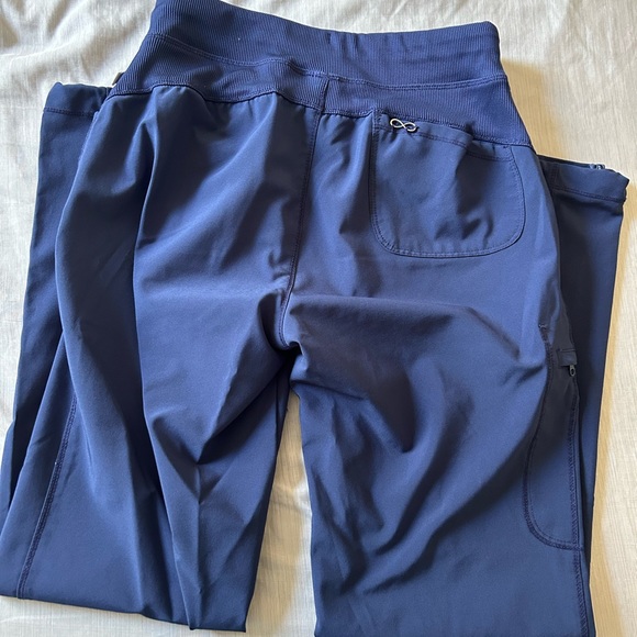 COPY - Cherokee Infinity Straight Leg Drawstring Cargo Srub Pants. Size small - Picture 3 of 5